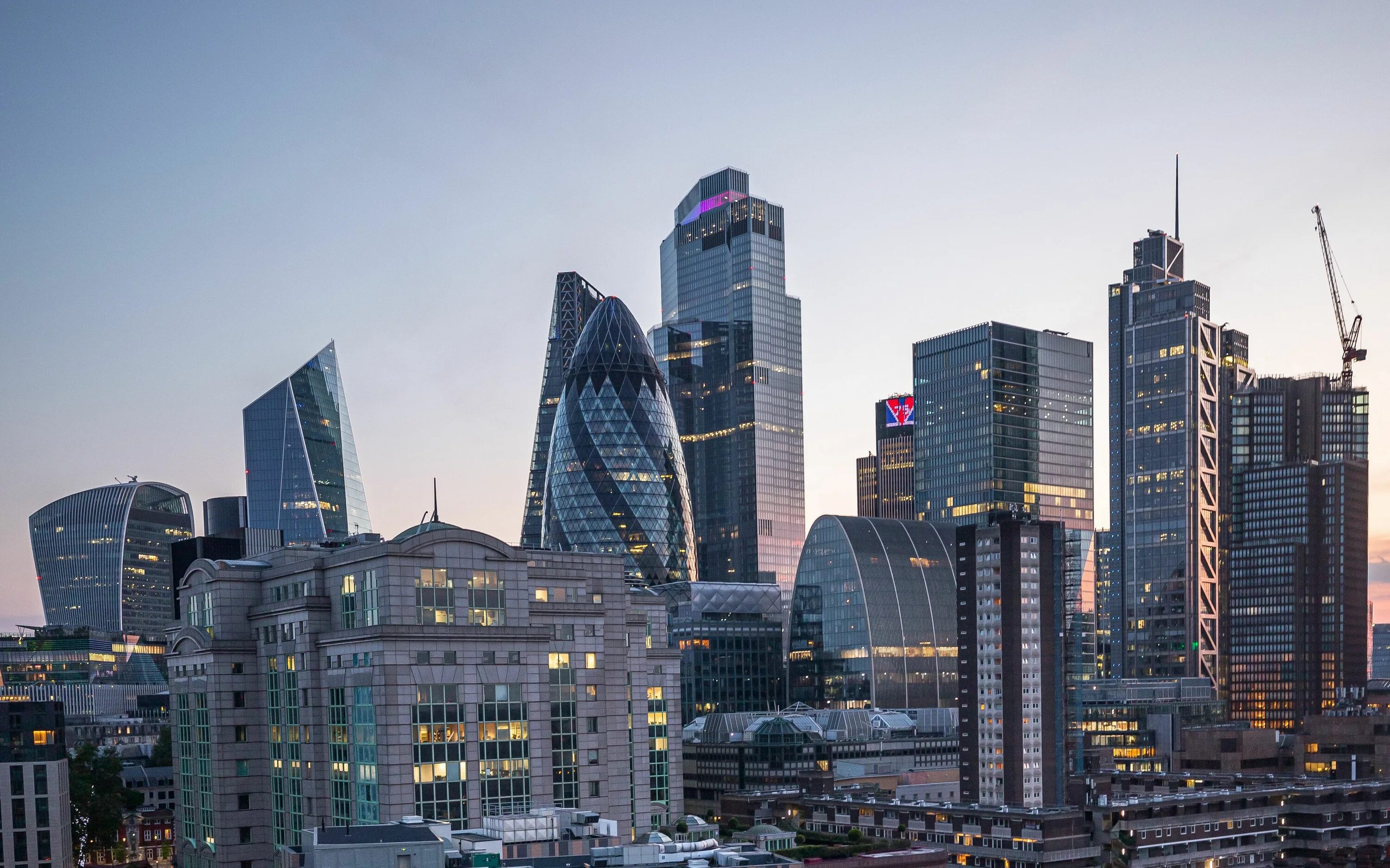 Район Лондонский Сити (City of London). Небоскребы Лондона район Сити. Деловой центр Сити в Лондоне. Лондон финансовый центр. Miles in the city