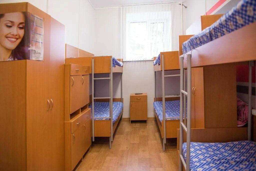 Хостел орел и решка комсомольск на амуре. Комсомольская 253. Хостел на пионерской комсомольск на амуре. Хостел бриз комсомольск на амуре. Хостелы на метро таганская.