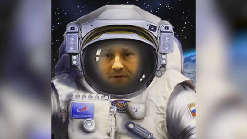 Кто был в маске космонавта 21 апреля. Маска космонавта. маски космонавта для фотографий.