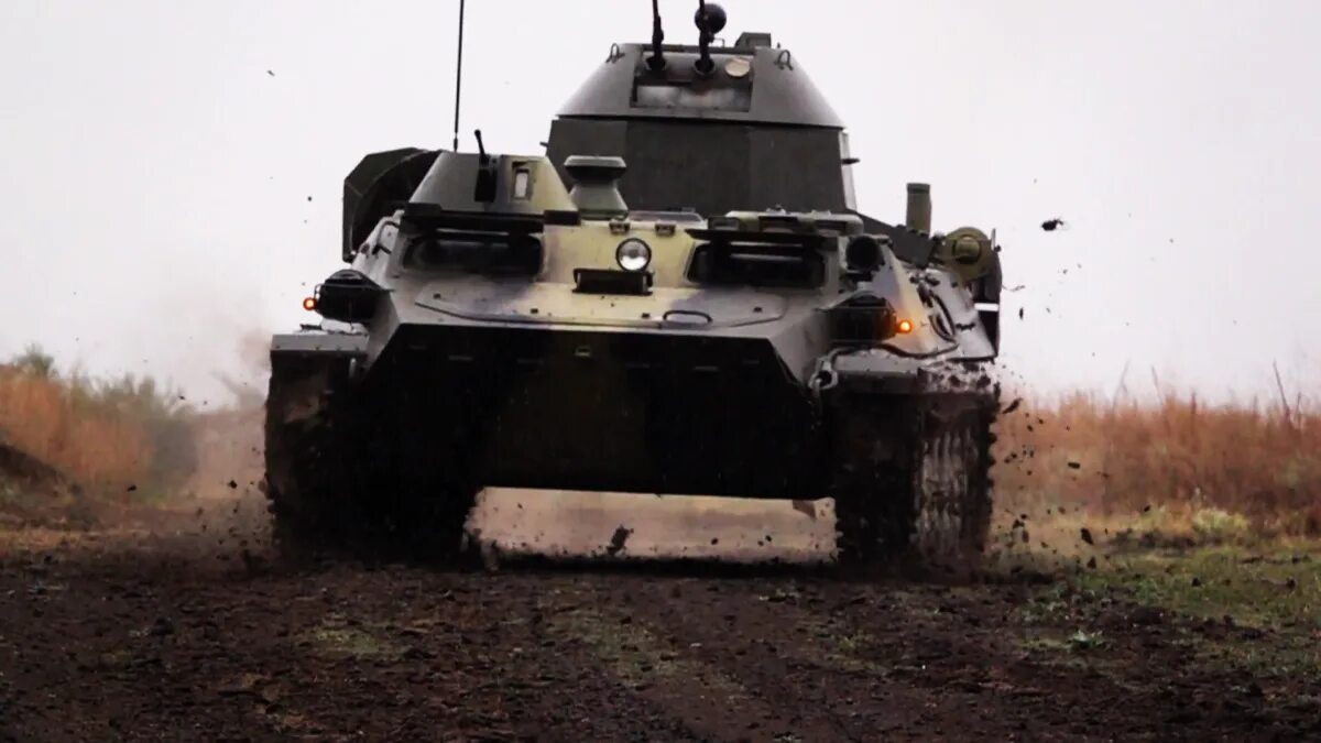 Бтр пытается проскочить мимо танков. Мтлб с башней бтр-80. бтр-60 муромтепловоз. мт лб с башней бмп 2. мт-лб с с-60.