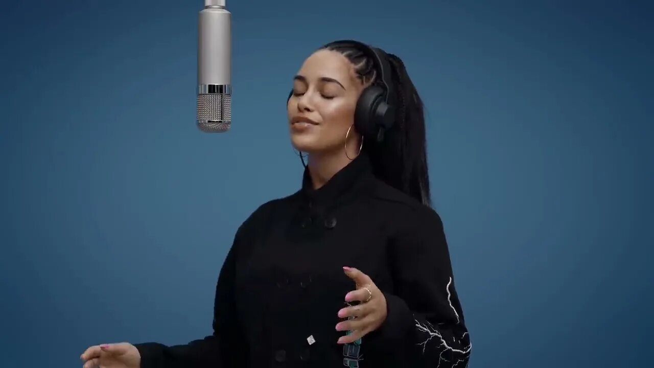 Blue light jorja smith. Jorja smith. jorja smith 2025. purple jorja smith. jorja smith - project 11 (2016).