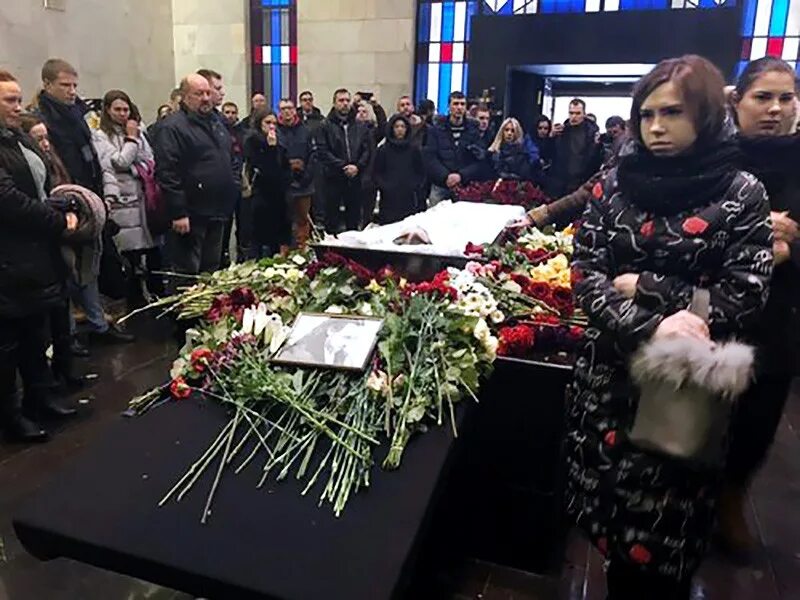Кирилл толмацкий биография причина смерти фото похороны Могила Децла Кирилл Толмацкий / Странности на Пятницком кладбище 2022 YouTube