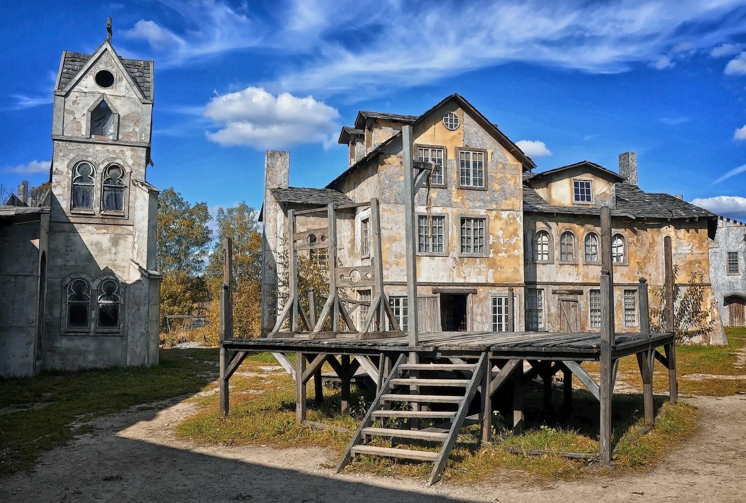 Усадьба Середниково и Киногород Piligrim Porto. Фирсановка усадьба Середниково Киногород. Пилигрим-Порто в Середниково Киногород. Середниково город призрак. Пилигрим город