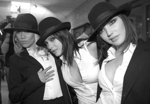 Начнем все с начала серябкина. Группа SEREBRO 2007.