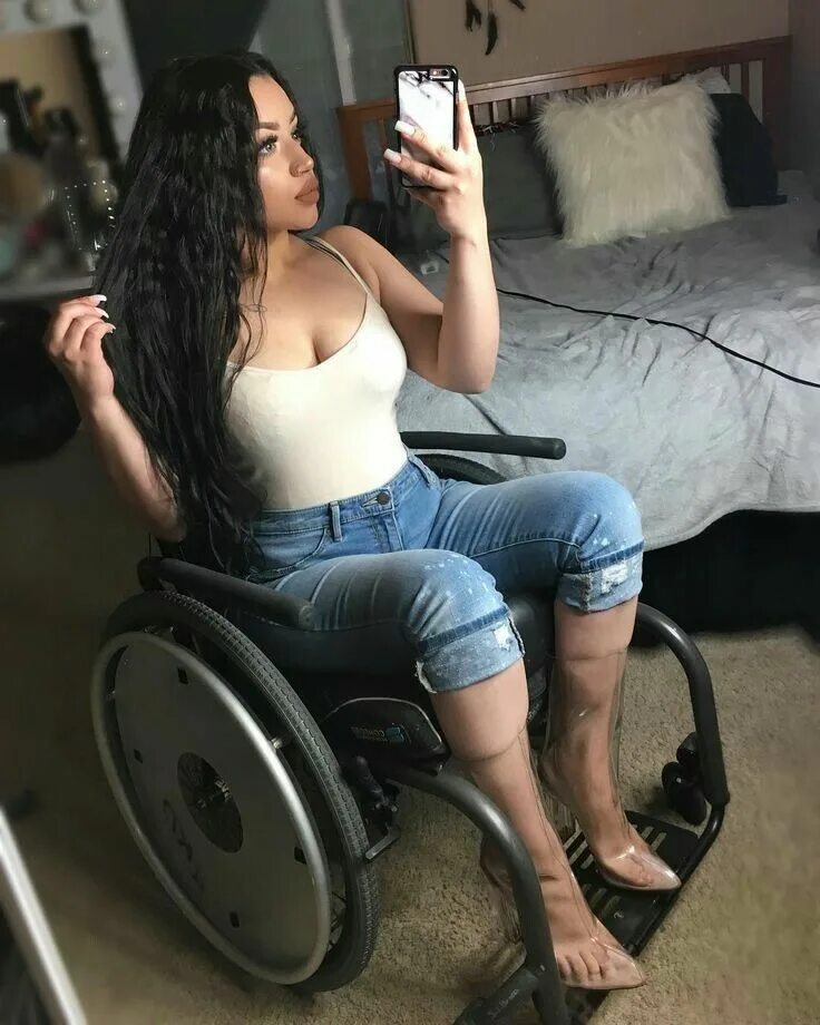 Nicole paraplegic. Девушка paraplegic. Ella Marie модель. Black woman in wheelchair. Marie aka