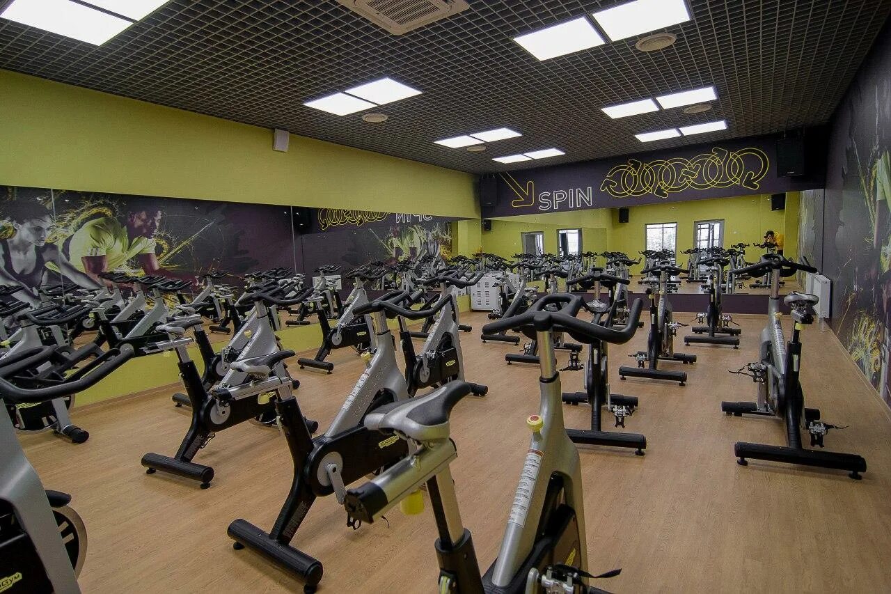 Golds gym отзывы. Голдс джим динамо. Качалка голд джим. Golds gym armenia. Голдс джим.