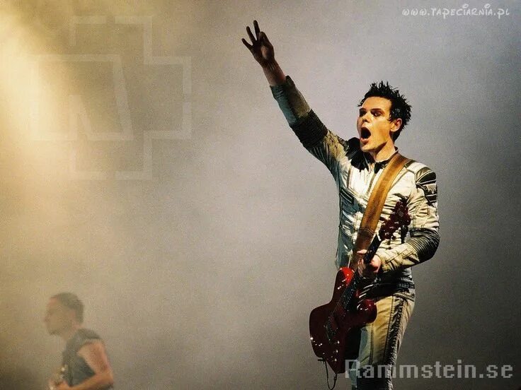 Рейн раус. Фрэнсис раус. Rammstein volkerball london. Рейн раус. Rammstein live 2022 full.
