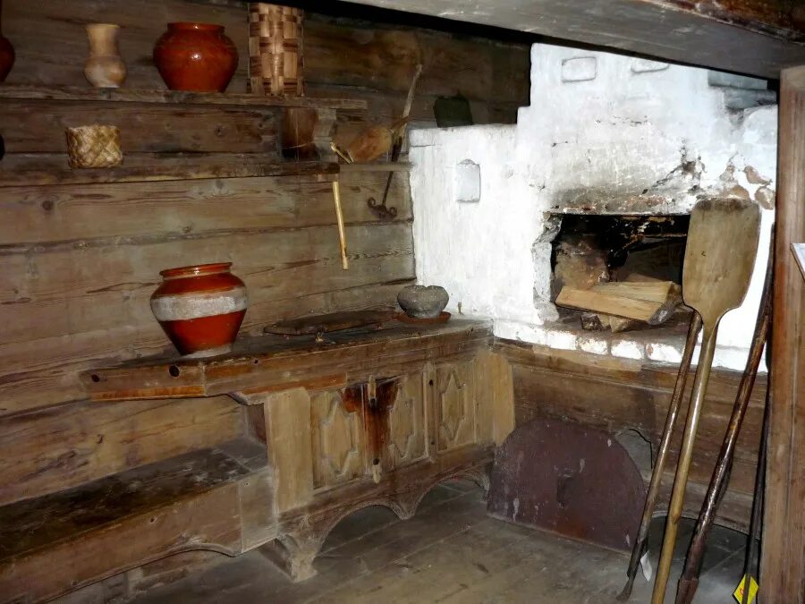 Печь в старинном доме называли. Крестьянская изба 17 века внутри. печь каменка 10 век. старая печь.