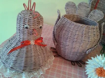 Корзинка курочка из бумажной лозы