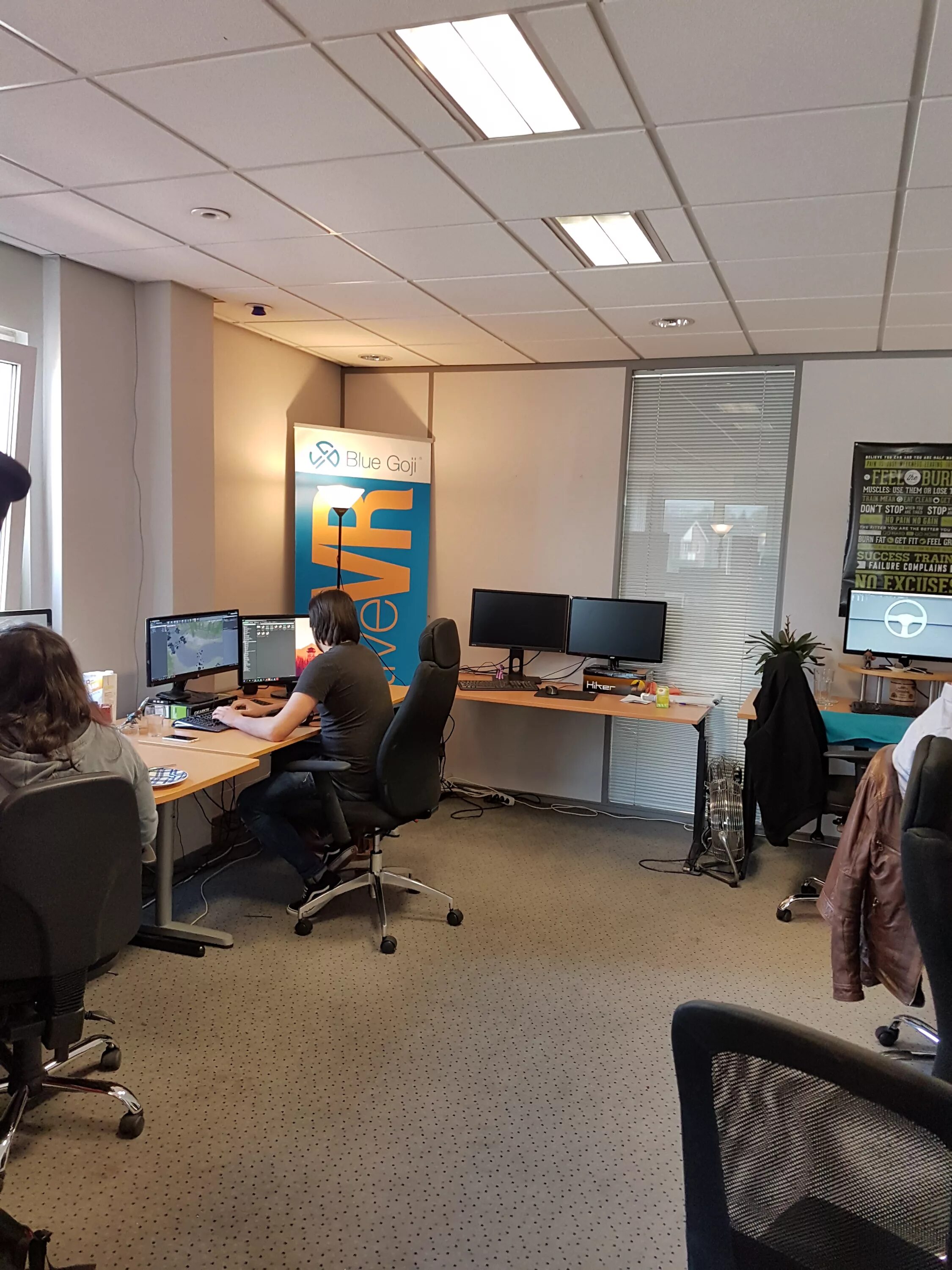 Product development. V model методология. Кастомер девелопмент. Team6 game studios. V development.