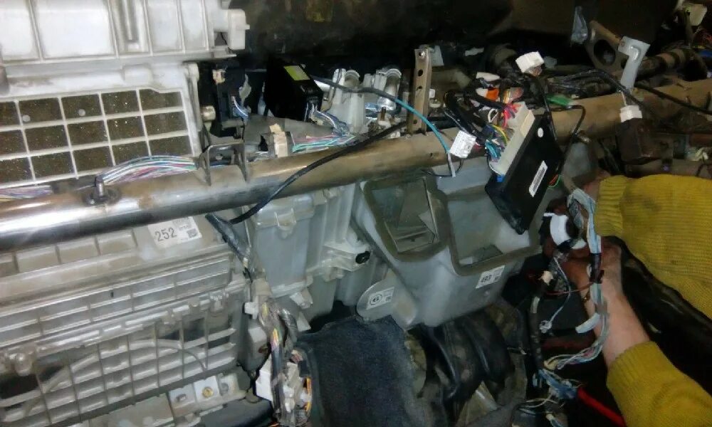 Как снять радиатор печки тойота витц Замена радиатора печки TOYOTA PLATZ / VITZ Автомагазин "Радиатор"