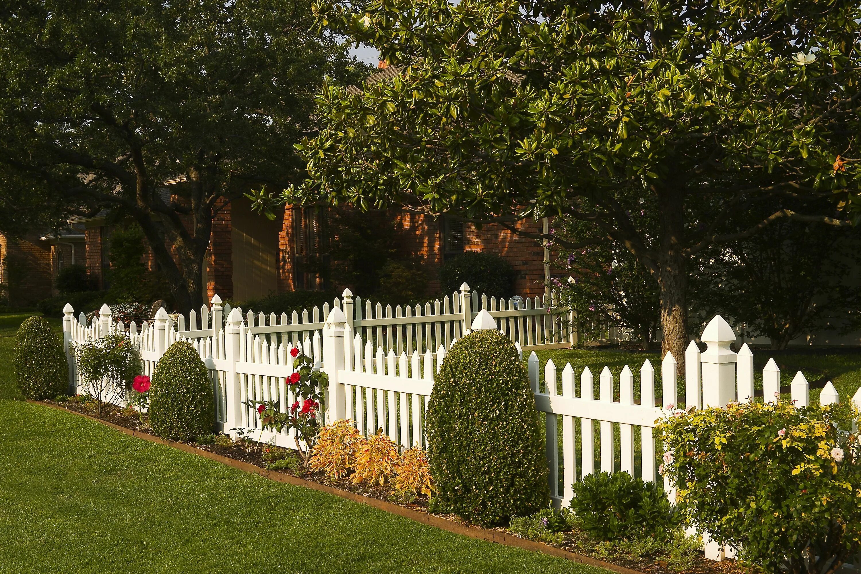 Black Vinyl Fence Vinyl fence, Backyard fences, Garden fence