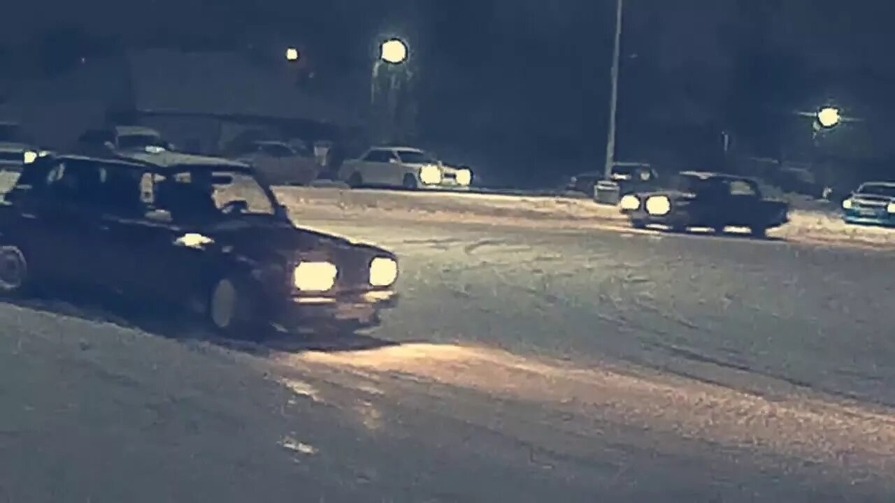 Боевая классика зимний дрифт. Ваз 2107 сходка. Боевая классика зима. Боевая классика winter cup. Ваз 2105 убитая боевая классика.