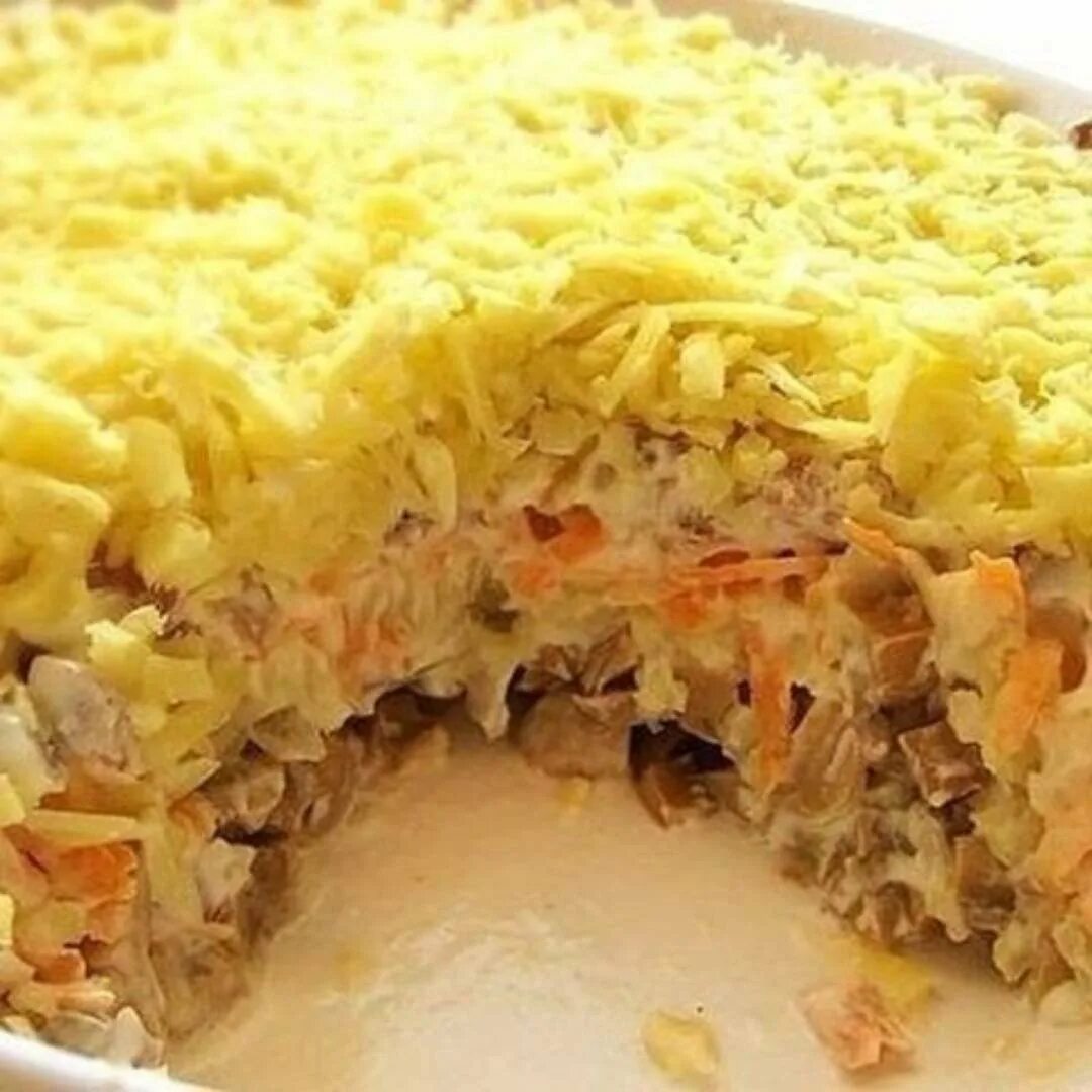 Рецепт салат с шампиньонами и курицей слоями. Салат белая ночь. Слоёный салат с курицей и грибами. Салат с грибами слоями. Салат с жареными грибами слоями.