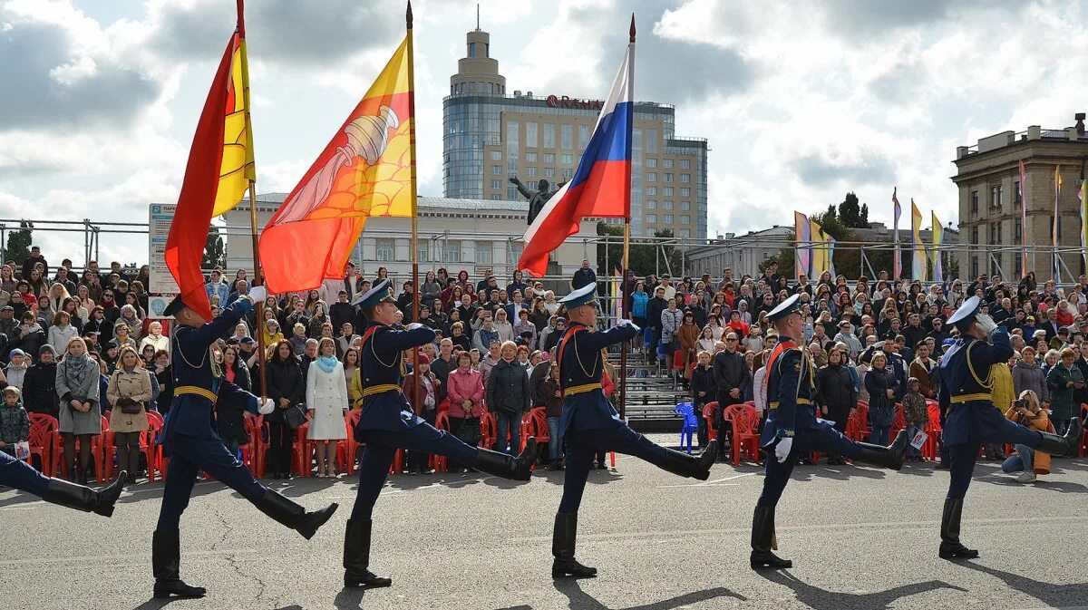 Воронеж день россии. Парад Воронеж 2023. Воронеж праздник. Торжественное шествие к победе. Парад ко Дню города Воронеж.