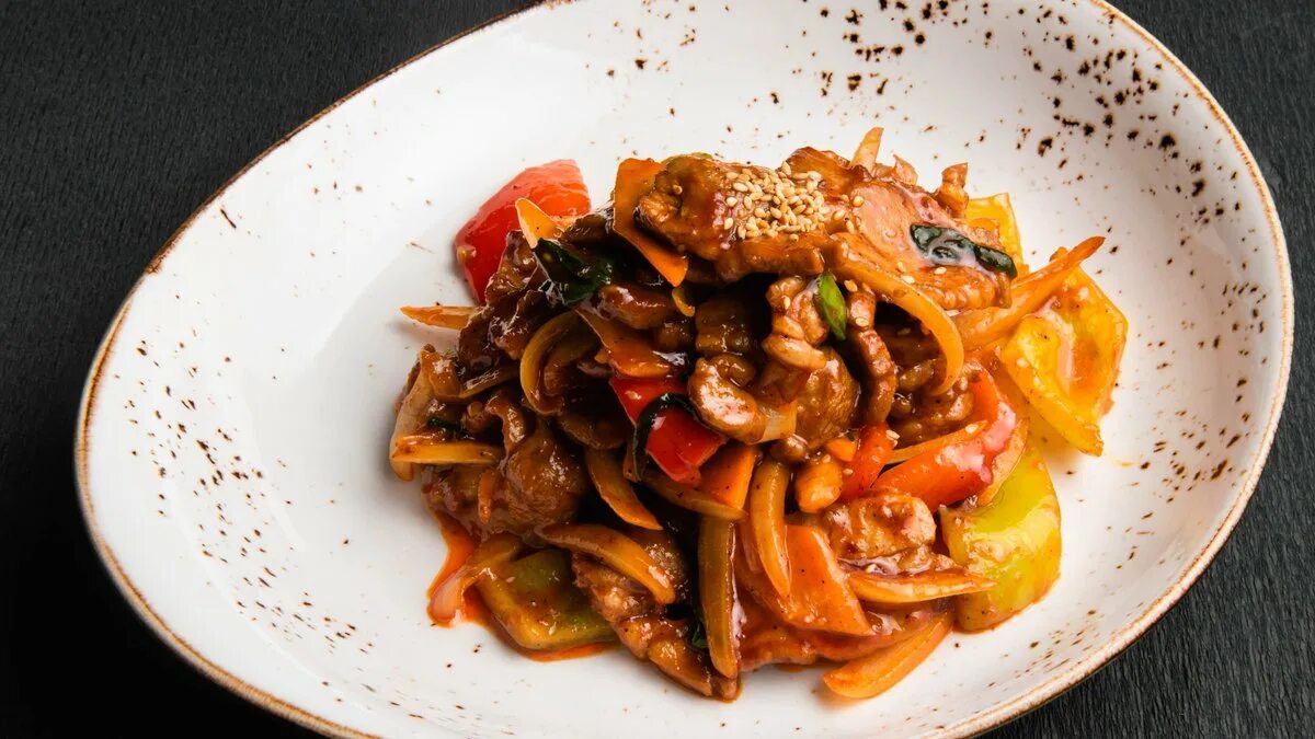 Кимчи жареная. Кимчи со свининой. Кимчи со свининой. Кимчи со свининой. Кимчи корейский.