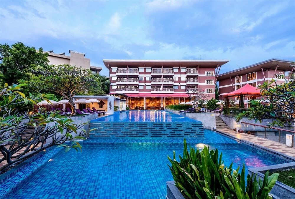 Отель peach blossom resort 4*. Отель peach blossom resort 4*. Отель peach blossom resort 4*. Peach blossom 4. Пхукет peach blossom отель.