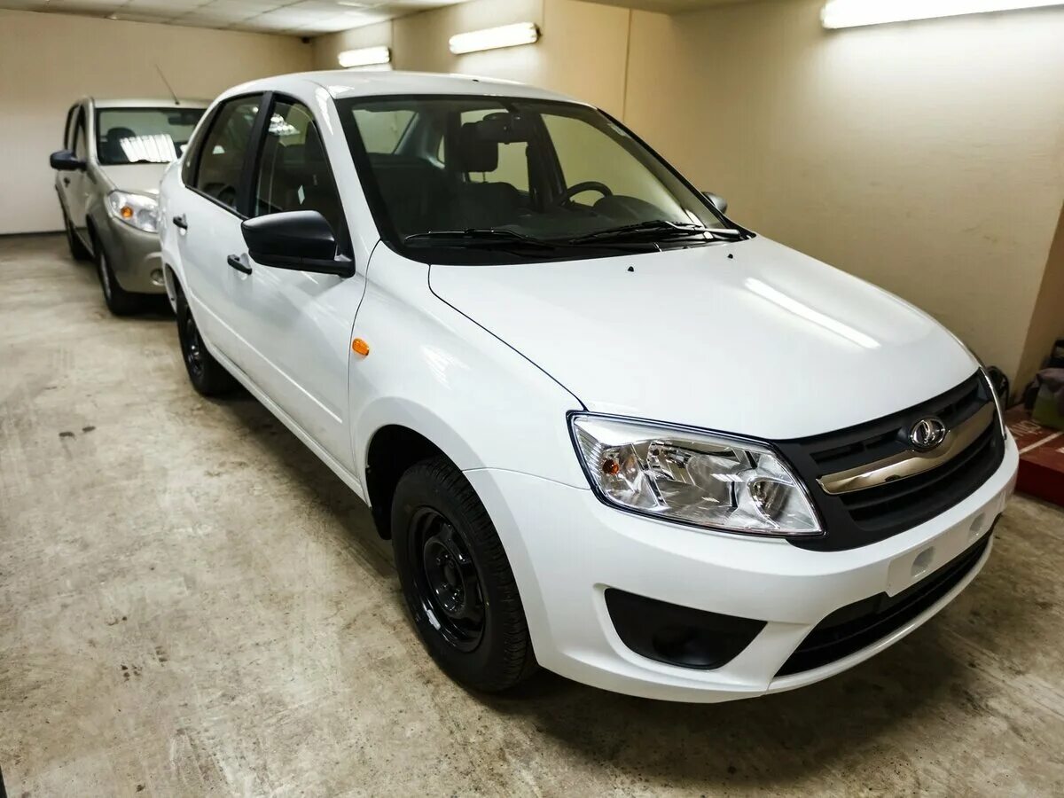 Белый раптор гранта. Краска белая гранта. Краска белая гранта. Гранта белое облако. Краска белая гранта.