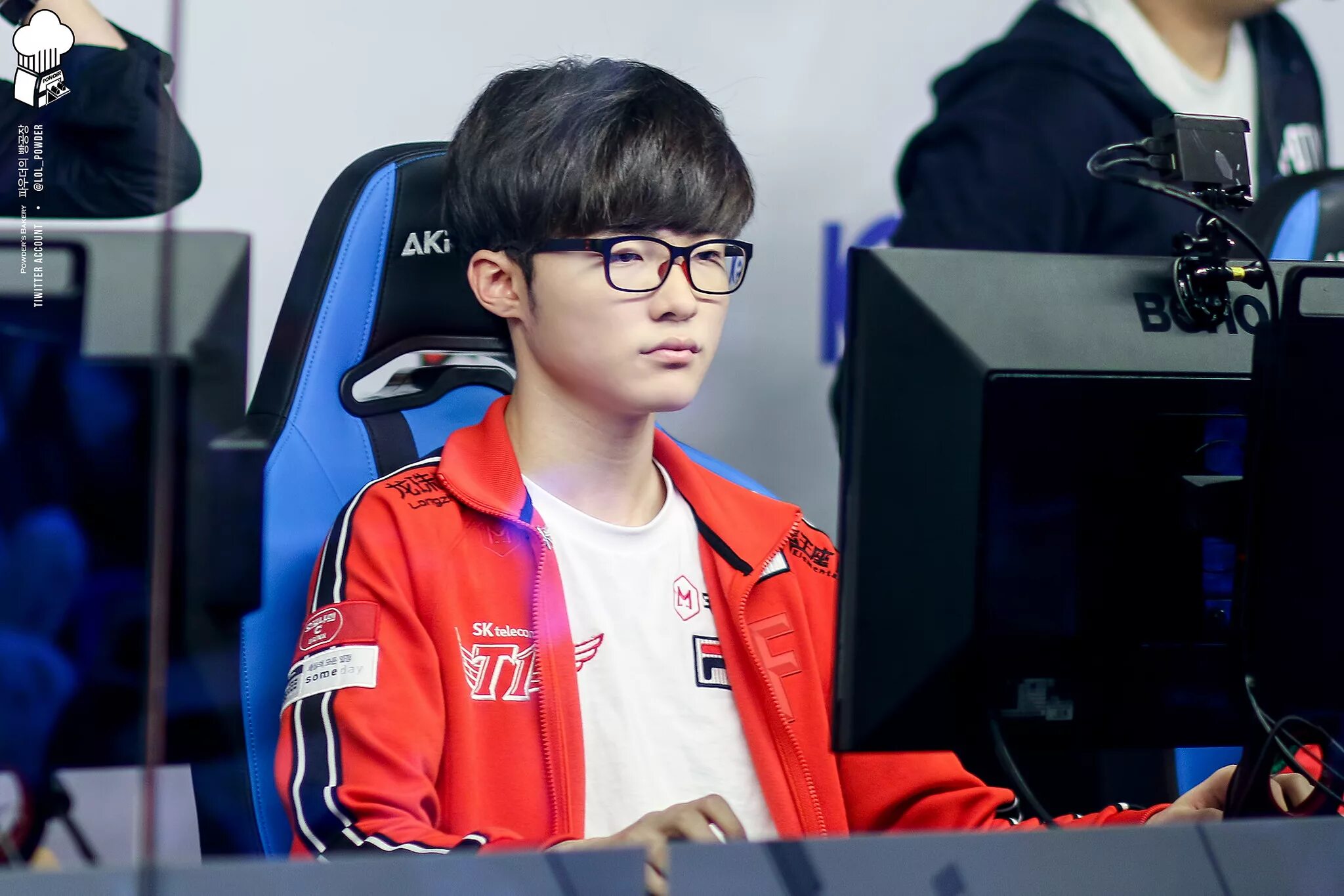 Faker php. Ли «faker» сан хек. фейкер лига легенд. фейкер скт т1. faker t1.