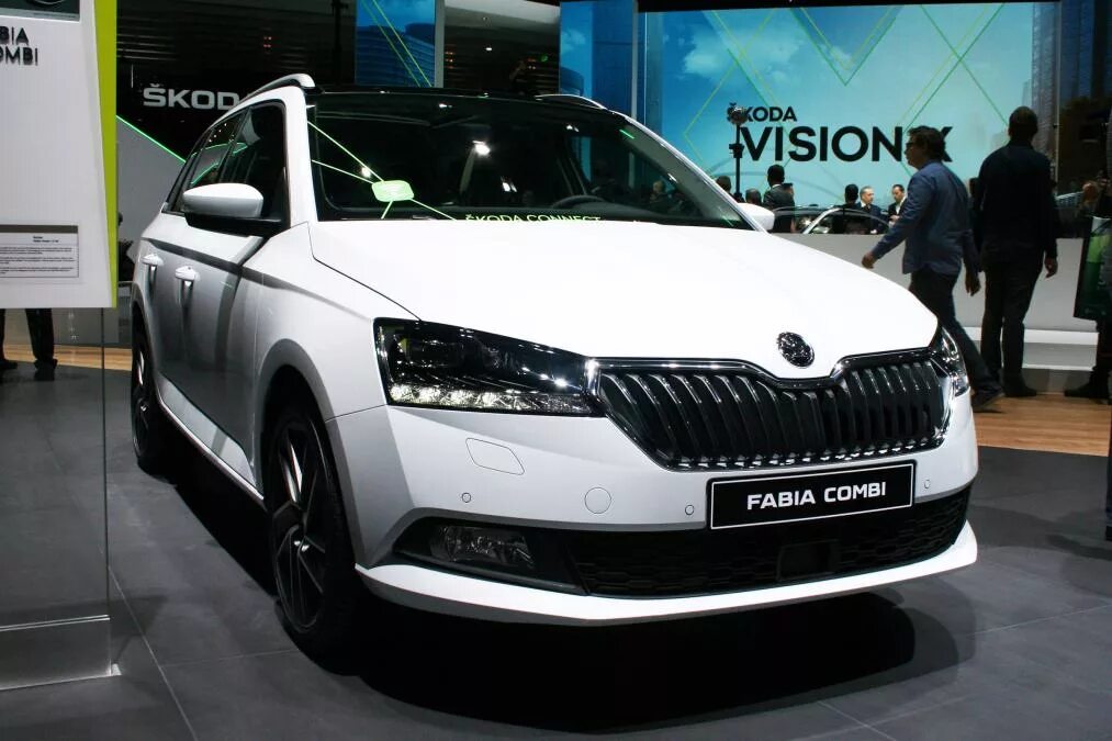 Skoda fabia 2023. Новая Шкода Фабия 2018. Новая Шкода Фабия 2020. Шкода Фабия 2020 года. Шкода Рапид Fabia 2020.