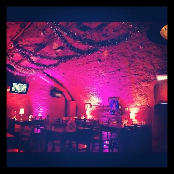 Бар brooms на таганской. Бар на таганке пивной. Ресторан брумс на таганке. Бар таганка. Monterosso ресторан на таганке.