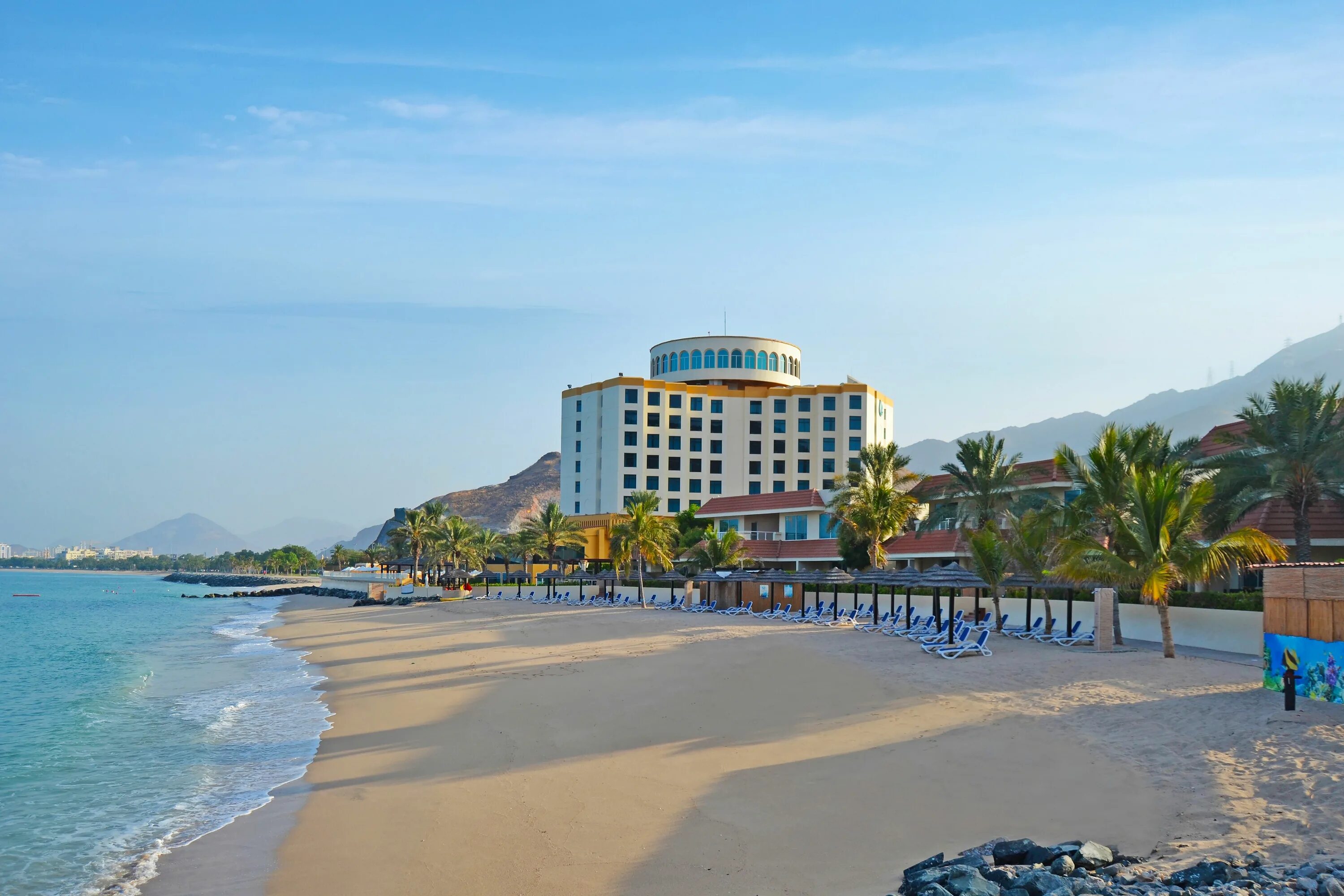 Oceanic khorfakkan resort spa оаэ. Океаник корфаккан резорт. oceanic khorfakkan resort &amp; spa 4*. океаник хор факкан фуджейра. oceanic khorfakkan resort &amp; spa корфаккан, оаэ.