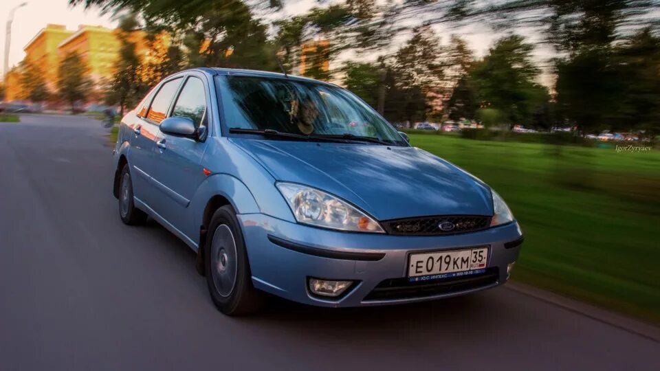 Купить форд 1 в москве. Ford Focus 1. Форд фокус 1 седан. Форд фокус 1 поколения седан. Ford Focus 1998 седан.