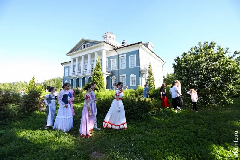 Усадьба Гальских Череповец. Фестиваль цветы усадьба Гальских. Свадьба в усадьбе Гальских Череповец. Фестиваль цветов Череповец усадьба Гальских. Цвет усадьба