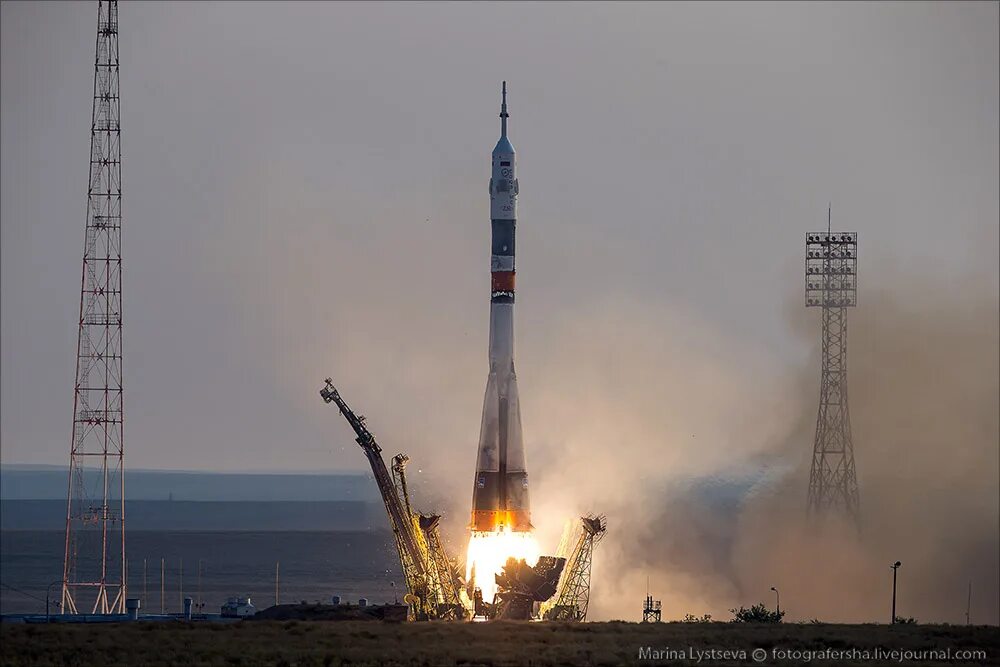 Запуск корабля. Космический корабль союз на старте. космодром байконур корабль восток. космический корабль «союз тм-25». старт космического корабля с байконура.