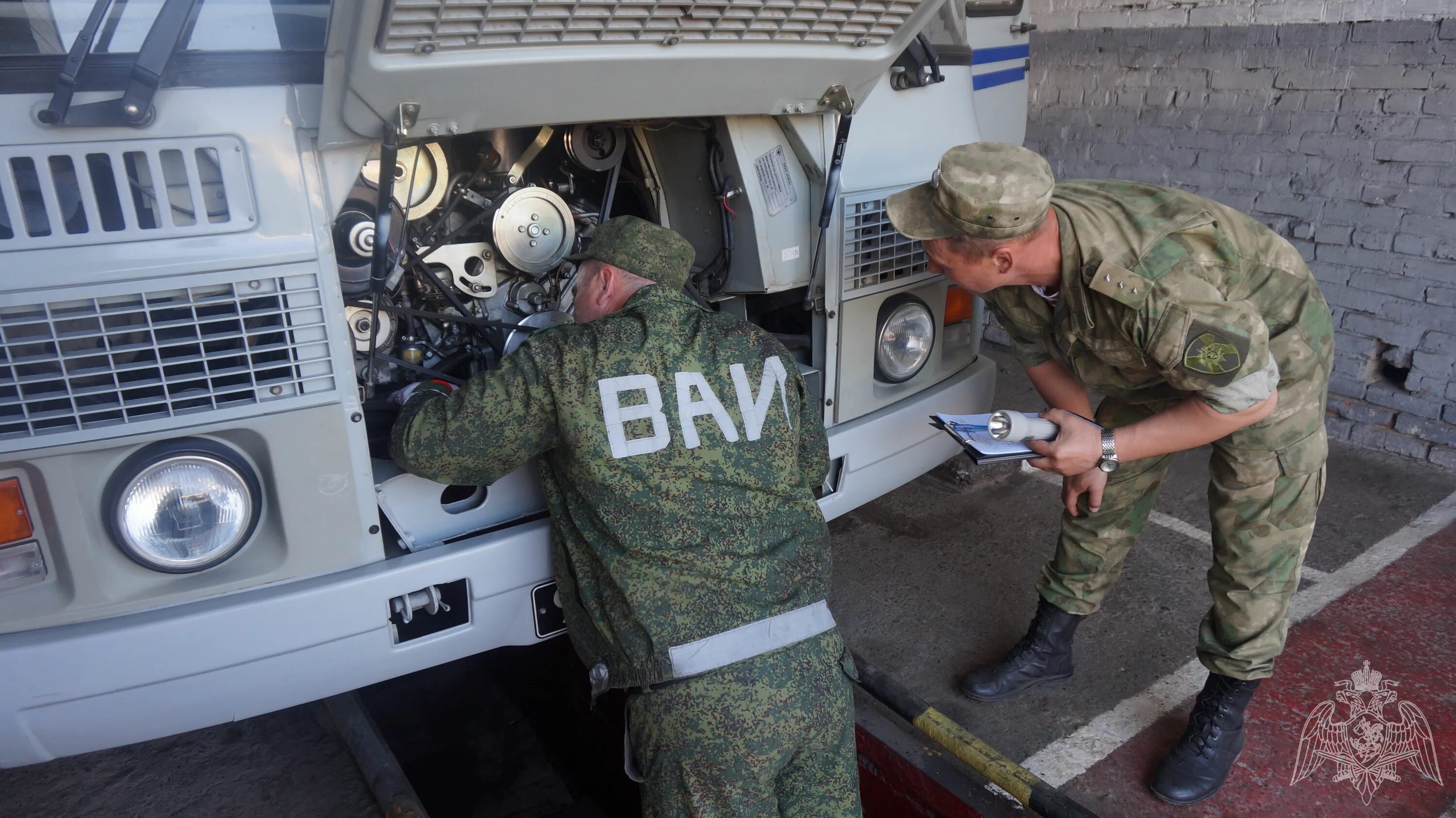 Автомобильная техника Росгвардии. Военная автомобильная инспекция. Техосмотр военной техники. Части военной машины. Обследование военнослужащих