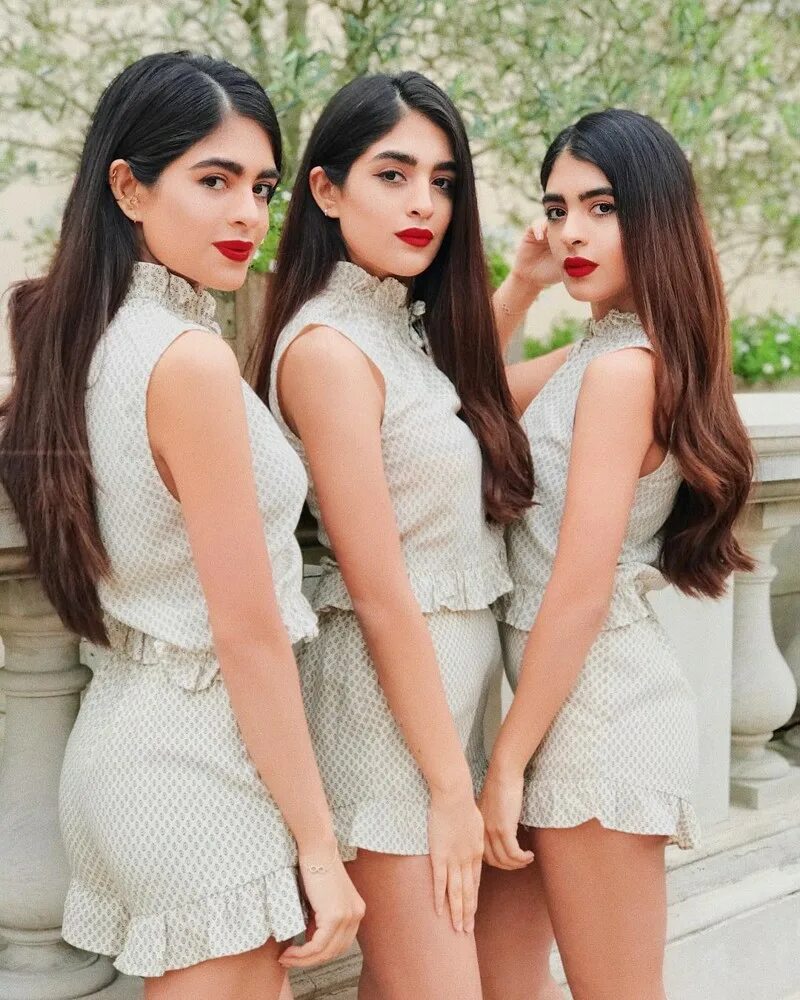 Девочки 3 одинаковых