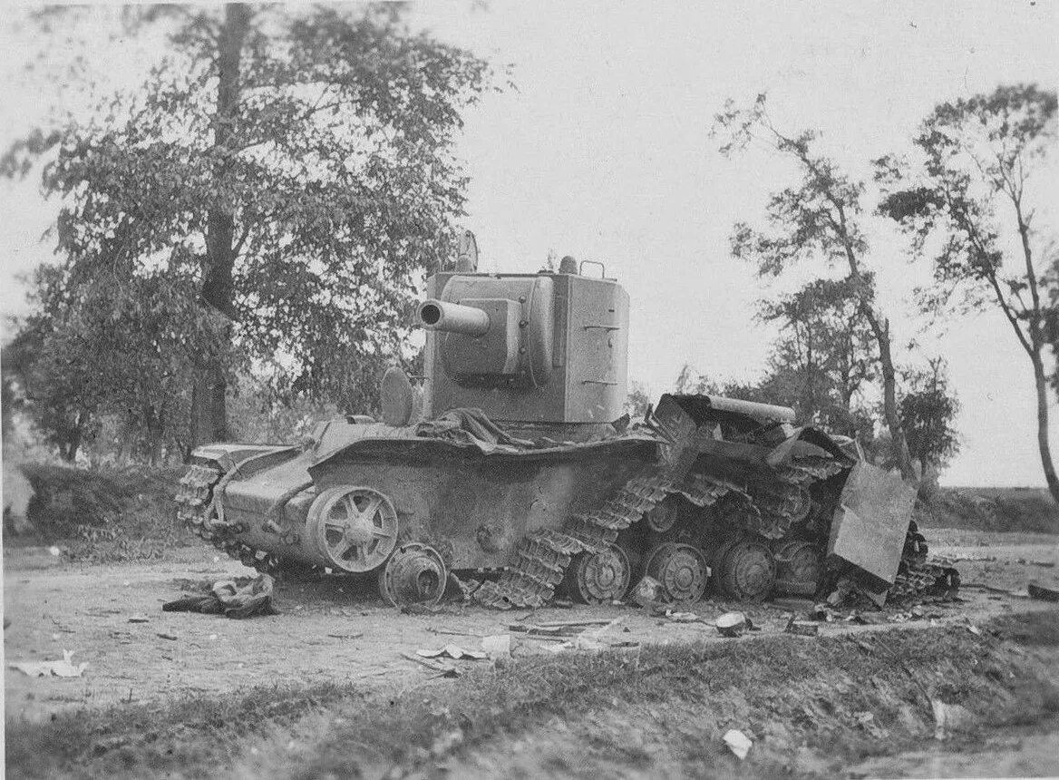 Битва под дубно 1941 танковая. Луцк броды дубно танковое сражение. Кв-2 дубно 1941. Танковое сражение в районе дубно луцк броды. Июнь 1941 сражение под дубно.