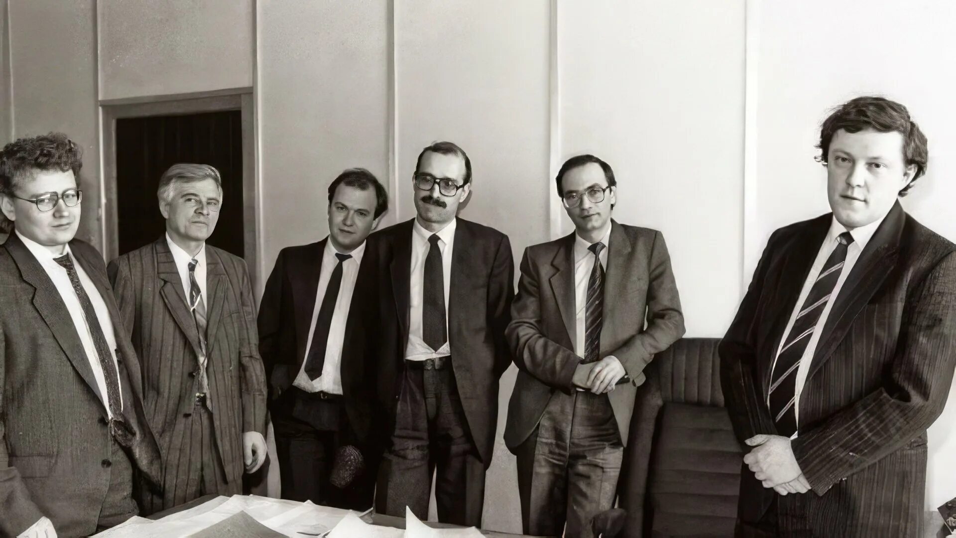 Гайдар и чубайс. Ельцин чубайс гайдар. Егор гайдар и чубайс. Гайдар чубайс 1992. Реформаторы 90.