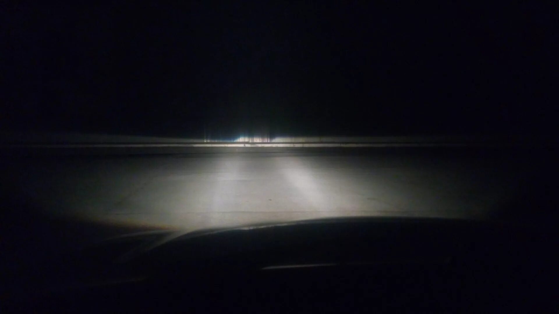 Стг ближнего света ваз 2110. Вежливая подсветка линзы. Свет фар на дороге. Ваз 2110 святят слабо ближний свет. Тускло светит.