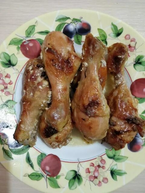 Калорийность запеченной куриной ножки. Куриные ножки ккал на 100 грамм. Голень запеченная калории. Голень куриная без кожи кбжу. Калории в отварных ножках.