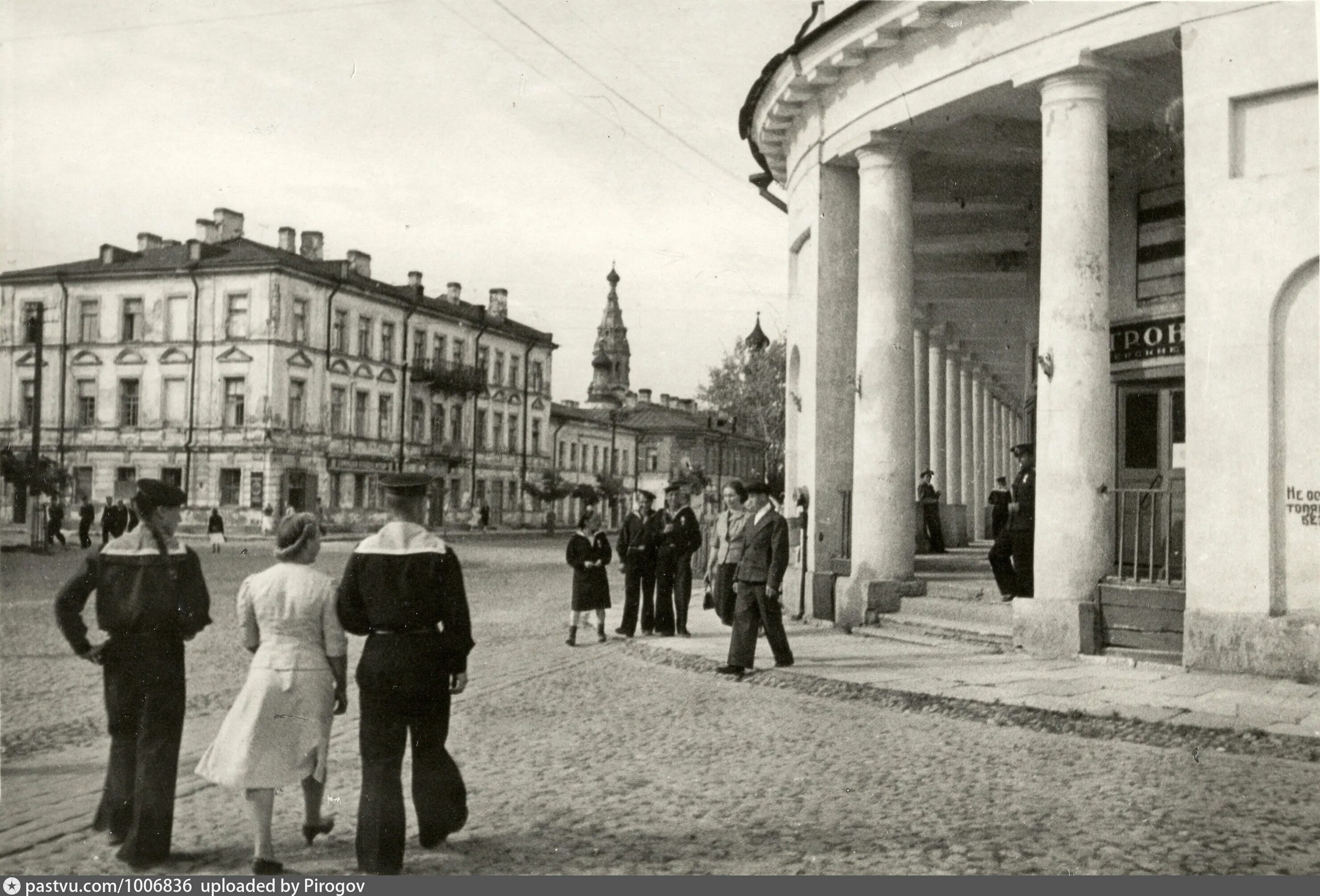 Гостиный двор Кронштадт. Гостиный двор, Кронштадт 1900 год.. Гостиный двор, Кронштадт, проспект Ленина, 16. Кронштадт. Гостиный двор. 1890-Е годы..