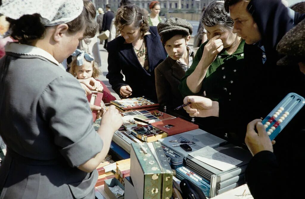 События 1959 года в ссср. Харрисон Форман в Москве 1959 года. Харрисон Форман СССР фото 1959. Фотограф Харрисон Форман. Москва 1959 года в фотографиях Харрисона Формана.