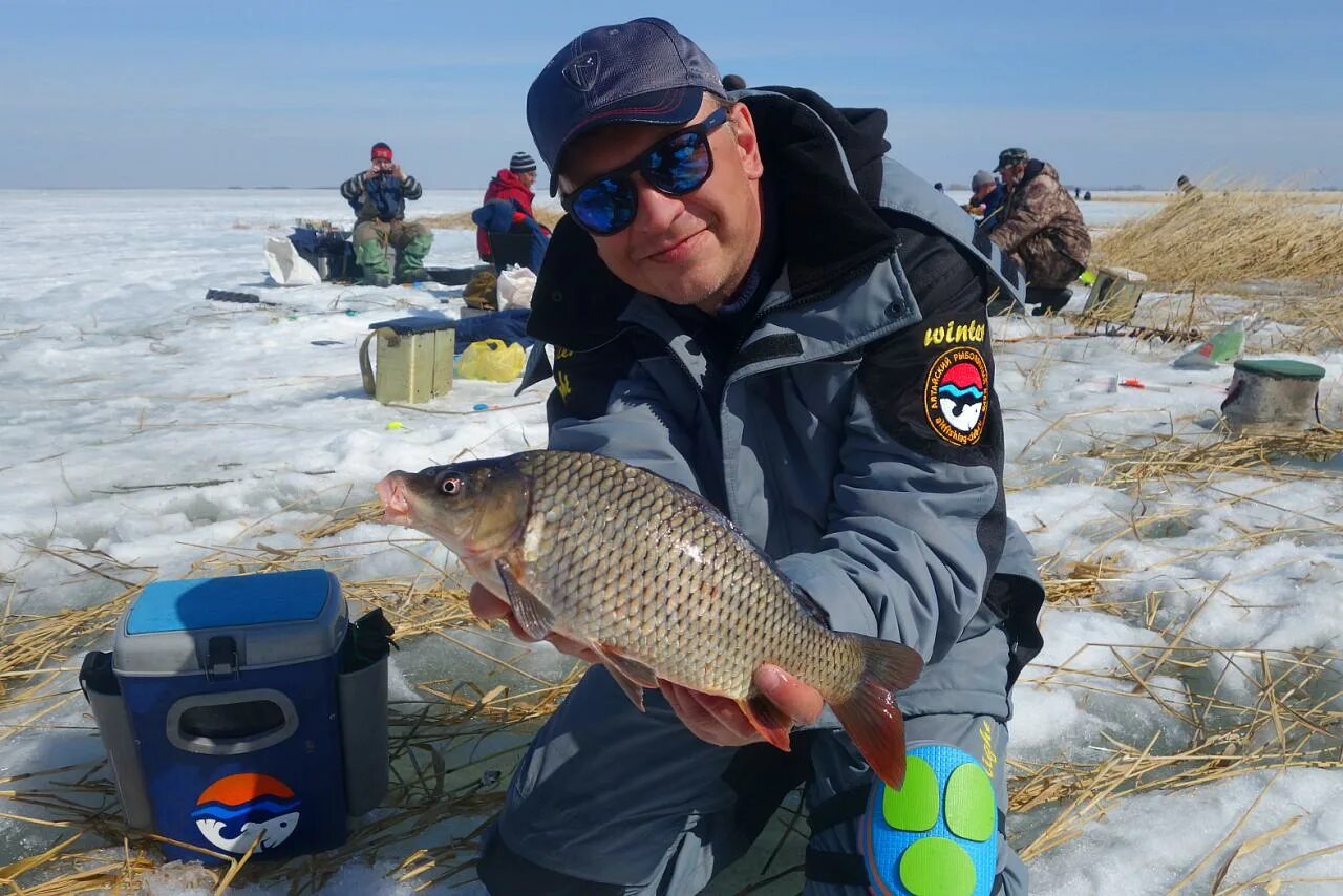 Озеро песчаное алтайский край бурлинский район. Турбаза песчаный берег харабали. Песчаный железногорск курская область рыбалка. Рыбалка на десне. Рыбалка на песчаной.