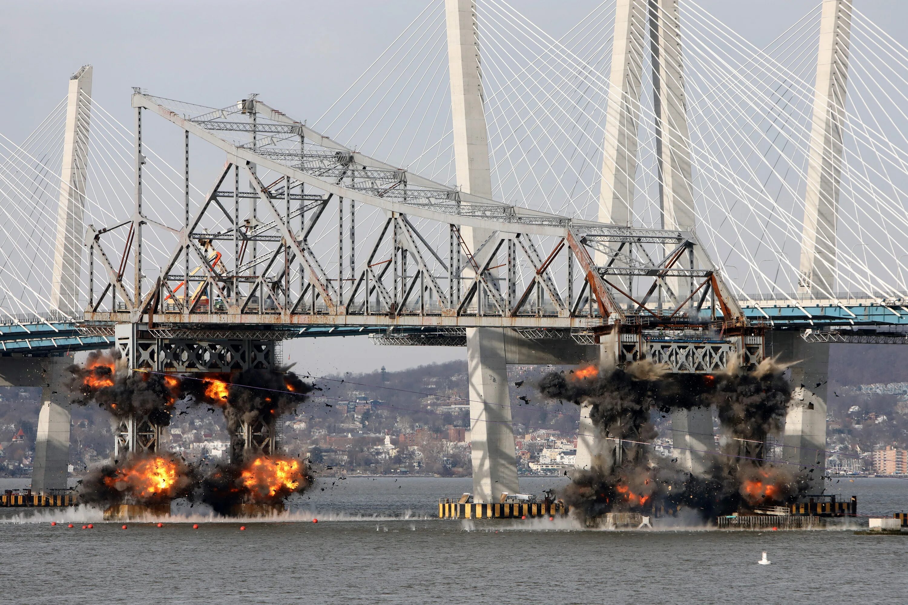 Bridge destroyed. Demolition of the bridge. zeekayo мосты. blown bridge. destruction ribbon-bridge.