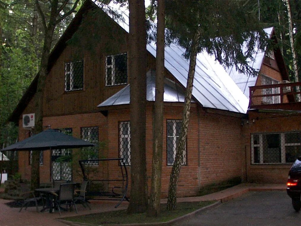 Юрий визбор диск. 20 июня родился юрий визбор. Дом визбора на сретенке. Дом где жил визбор. Сретенка улица визбор.