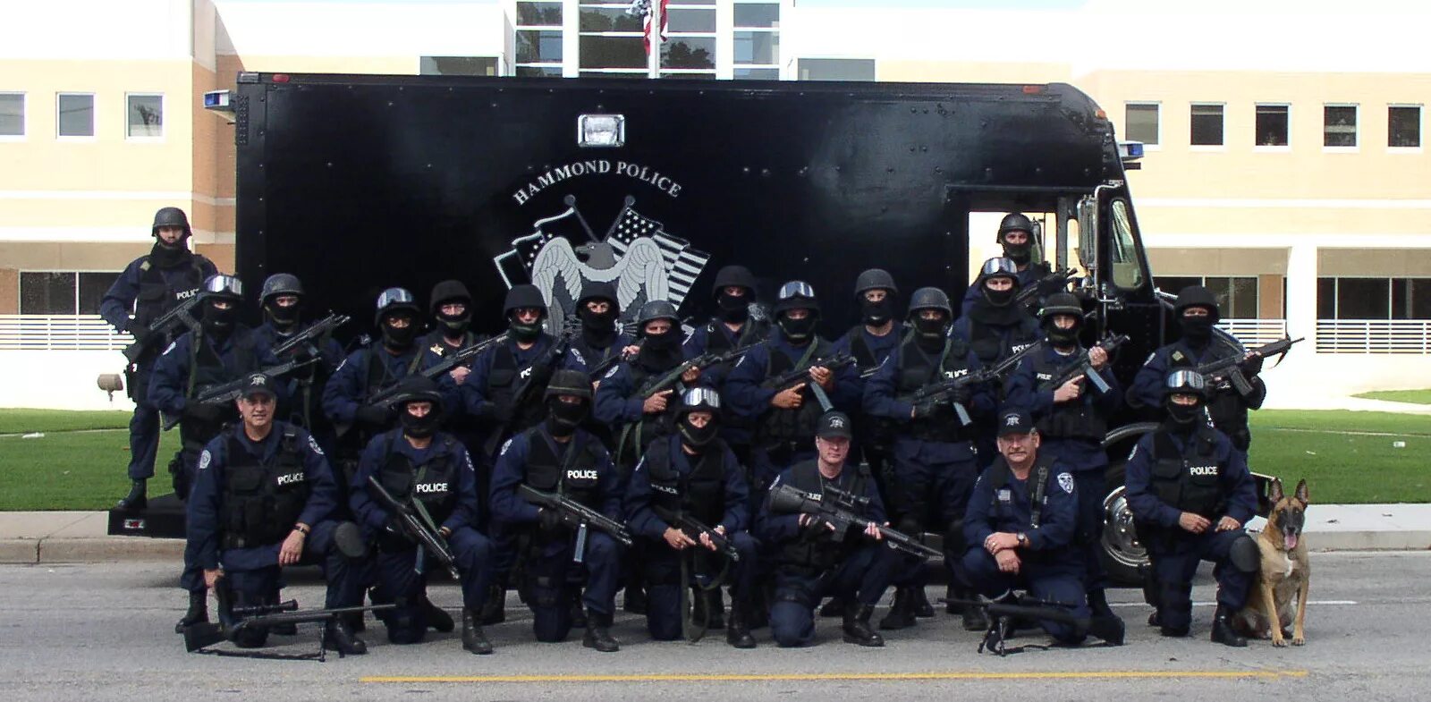 Спецназ LAPD. Спецназ FBI SWAT оружие. Спецназ ФБР США. Отряд SWAT. Cant find animation association swat