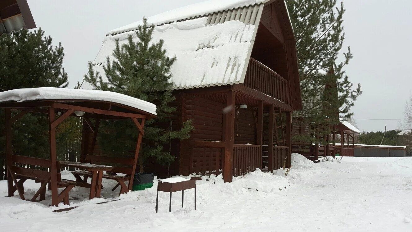 Домик на берегу красноярск. Чистый берег красноярское море. Даурское красноярское море. База отдыха причал красноярское море. Даурское, красноярское море.