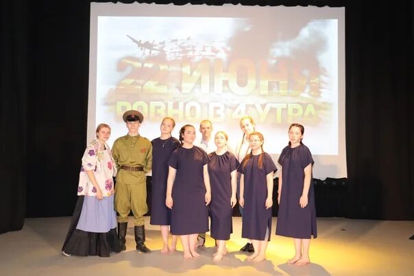 Воспитатель года. Станция шумиха курганская область. Красноярск море шумиха красноярское. Шумиха девушки для встреч. Шумихинский подшипниковый завод.