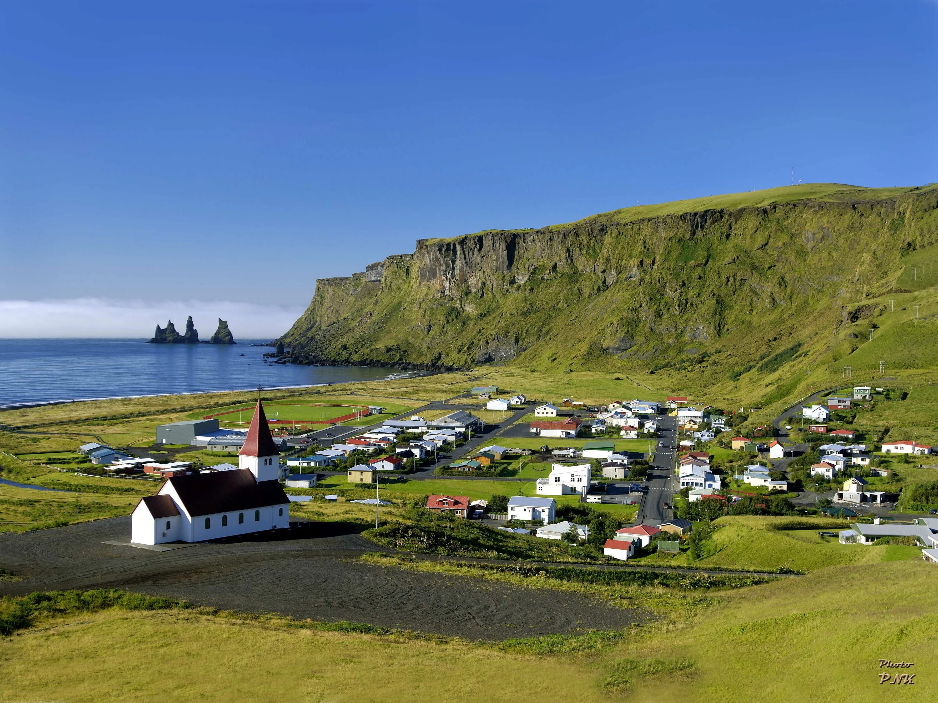 Вестманнаэйяр (vestmannaeyjar), исландия. Святоносский маяк, кольский полуостров. Стаффа шотландия. Островной человек. Островной человек.