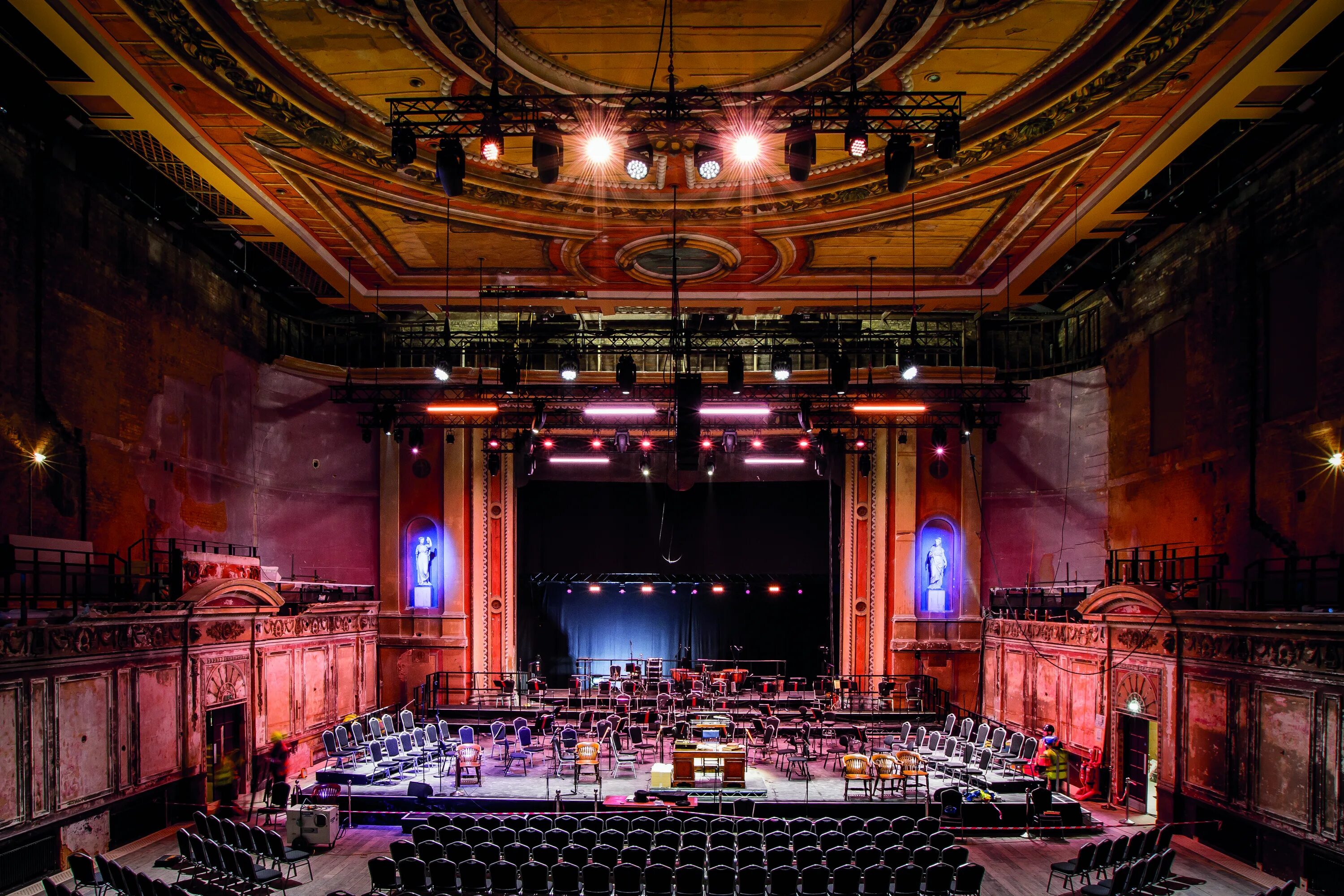 Театр Палас в Лондоне. Alexandra Palace. Лондонский театр Palace. Королевский национальный театр в Лондоне.