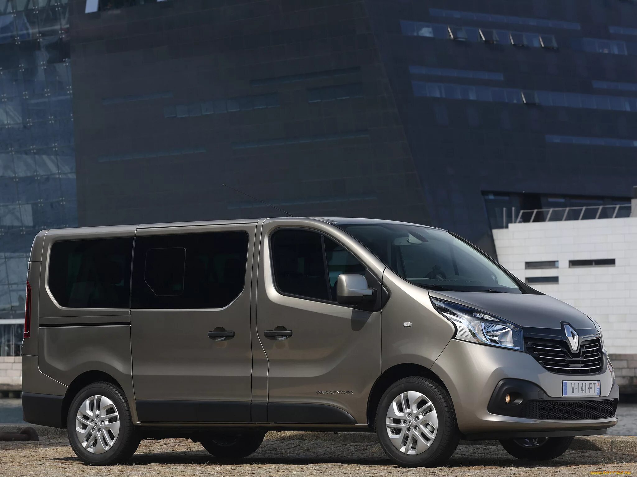 Рено трафик 1.6. Renault Trafic Passenger. Renault Trafic 1.6 МТ, 2017. Renault Trafic III 2014-Н.В.. Рено трафик 2018.