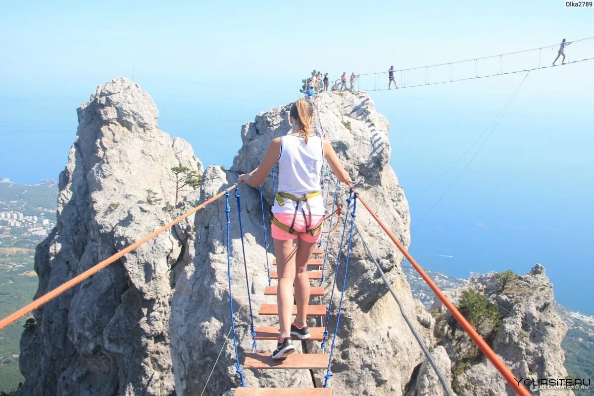 Канатка мисхор ай-петри. Ялта канатная дорога на ай-петри. Гора ай петри подъемник. Аи канат. Ай-петри крым канатная дорога.