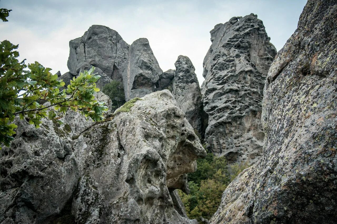 Достопримечательности туапсе гора индюк. Скала индюк туапсе. Гора индюк туапсе. Гора индюк. Гора индюк.