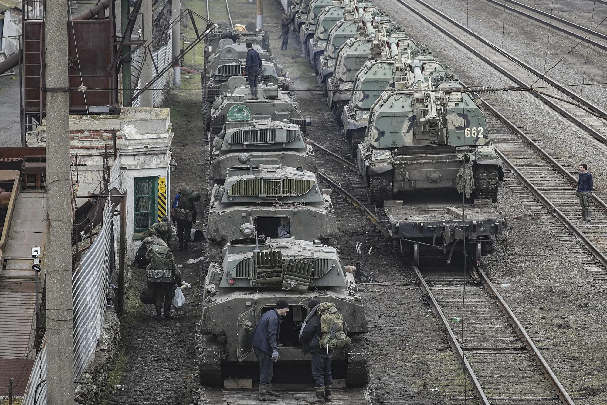 Операция военные танки. Колонна военной техники. Украинская Военная техника. Военная техника Чернобыля. Колонна российских войск.