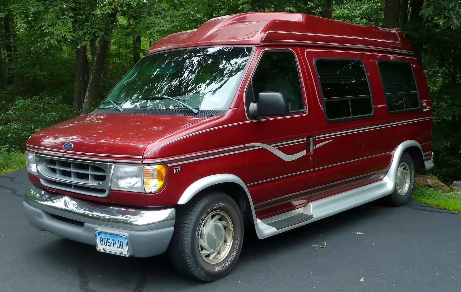 Форд эконолайн купить. Ford Econoline 1999. Ford e350 Эконолайн. Ford Econoline van 1999. Форд Эконолайн 150.